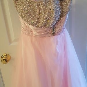 👑 Stunning Strapless Pink Tulle Ballgown-NWT